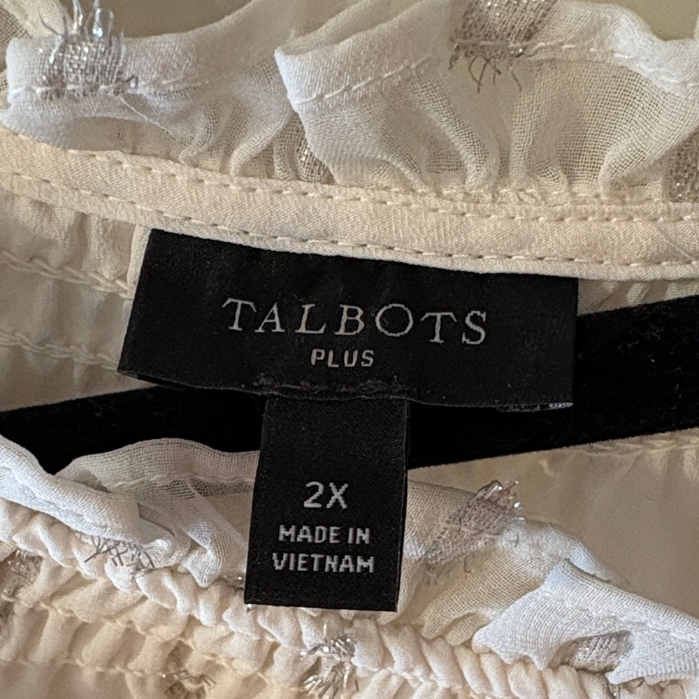 Talbots White Blouse with Delicate Pattern - Picture 2 of 3